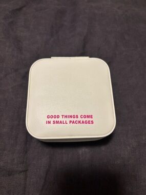 Evry jewels Compact Travel Jewelry Case in White